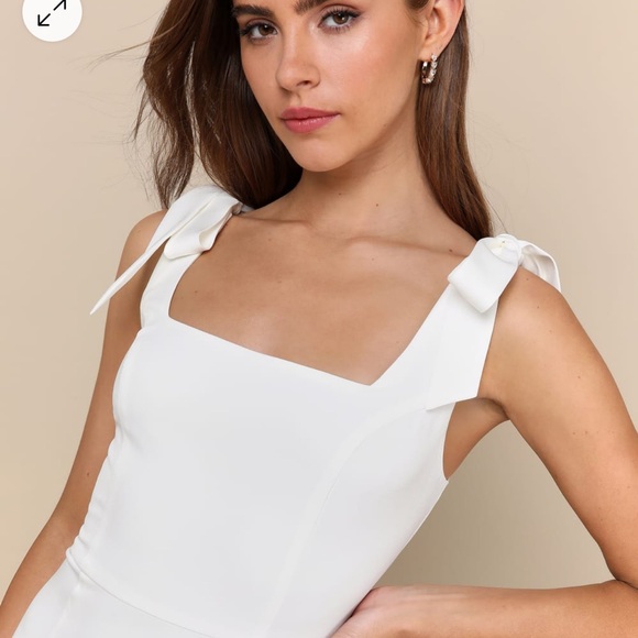 White dress with shoulder ties - Picture 6 of 8